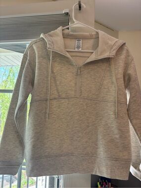 Half-Zip Hooded Sweatshirt women’s XS